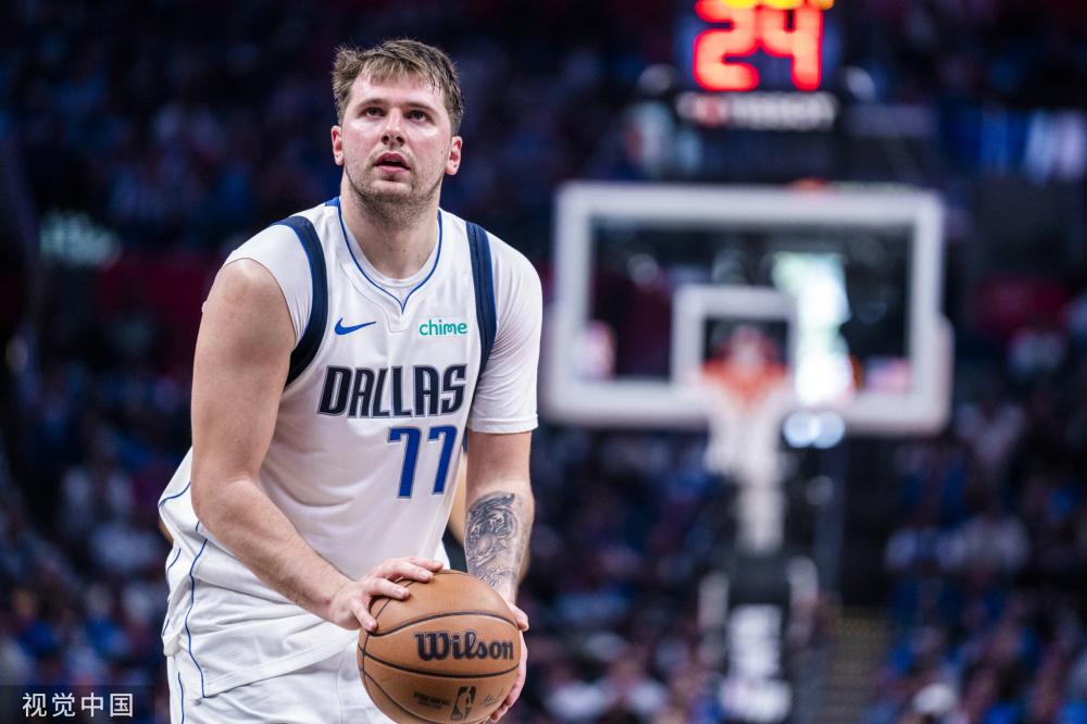 正随着泽卡 正随着泽卡