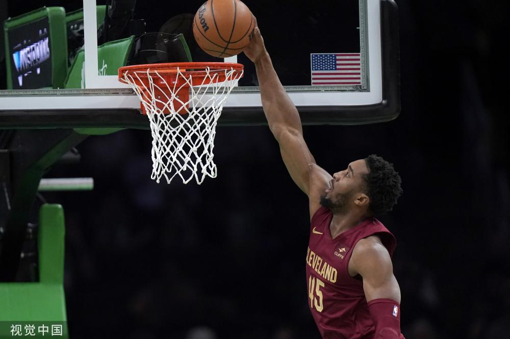 更是年轻一 更是年轻一